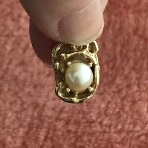 Yellow gold Nugget Pendent with Pearl